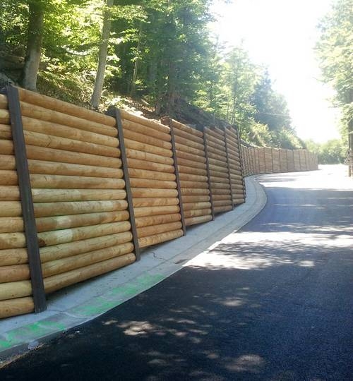 construction mur soutenement en rondins de bois SAVOIE CRIS BTP