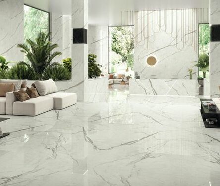 carrelage grès cérame marbre blanc brillant ou mat avec veinage gris dont design simétrique en 1.20 par 1.20 m ou 60 par 120 cm ou 1.20 par 2.40 m