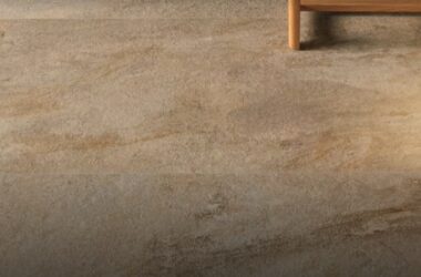 Magasin Christelle carrelage effet pierre en 60 par 120 cm nuancé beige rouille gris
